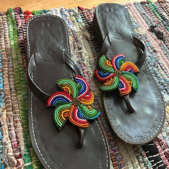 Vibrant Beaded Women's Sandals 9 - Picture 5 of 16